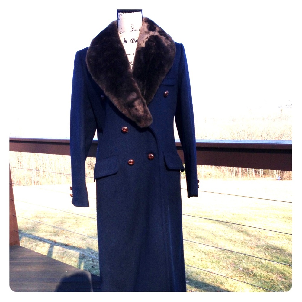 Woman’s Wool Dress Coat with Fur Colar